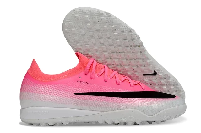 Nike Zapatillas de fútbol con empeine de tejido rosa y negro, suela iridiscente holográfica, para tierra firme 6