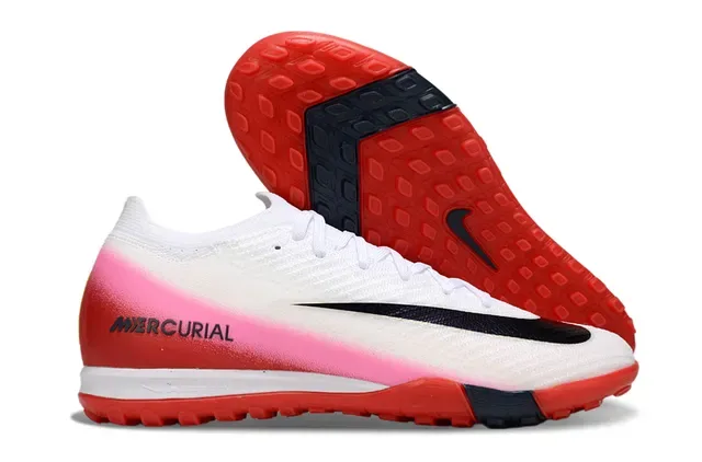 Nike Zapatillas de fútbol con empeine de tejido rosa y negro, suela iridiscente holográfica, para tierra firme 16