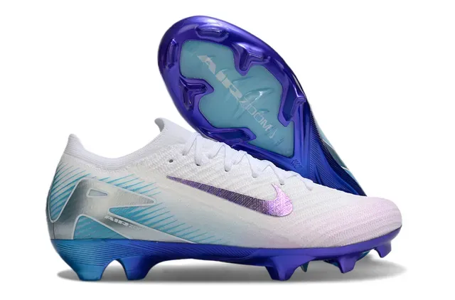 Nike Zapatillas de fútbol con empeine de tejido rosa y negro, suela iridiscente holográfica, para tierra firme 22