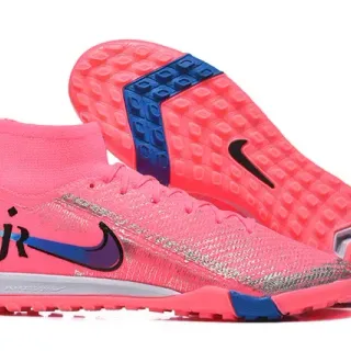 Nike Tênis de Futebol Turf com upper Flyknit cor rosa e azul e gola sock-fit
