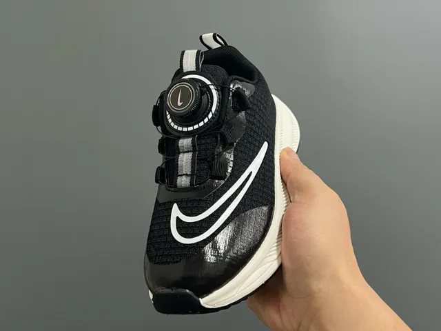 耐克粉白旋钮系带系统工程网面跑鞋 14