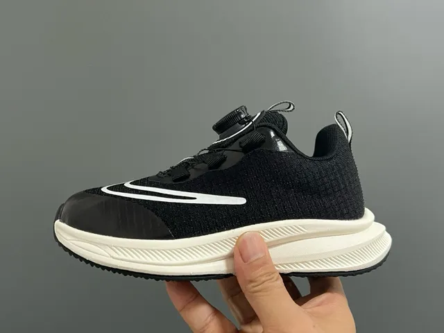 耐克粉白旋钮系带系统工程网面跑鞋 16