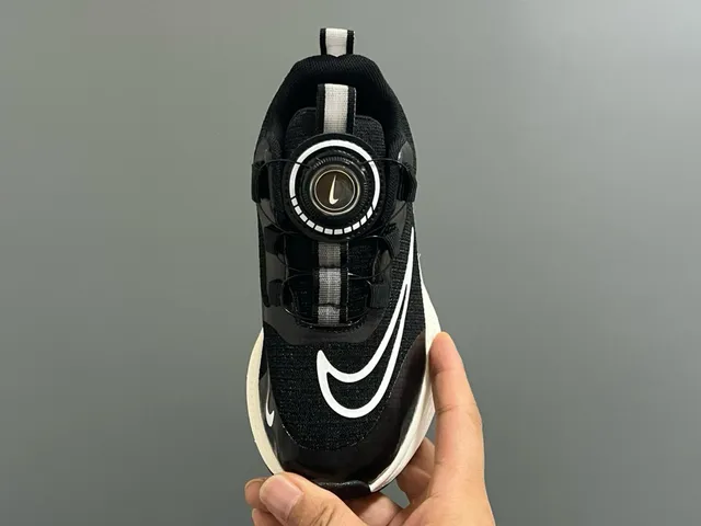 耐克粉白旋钮系带系统工程网面跑鞋 20