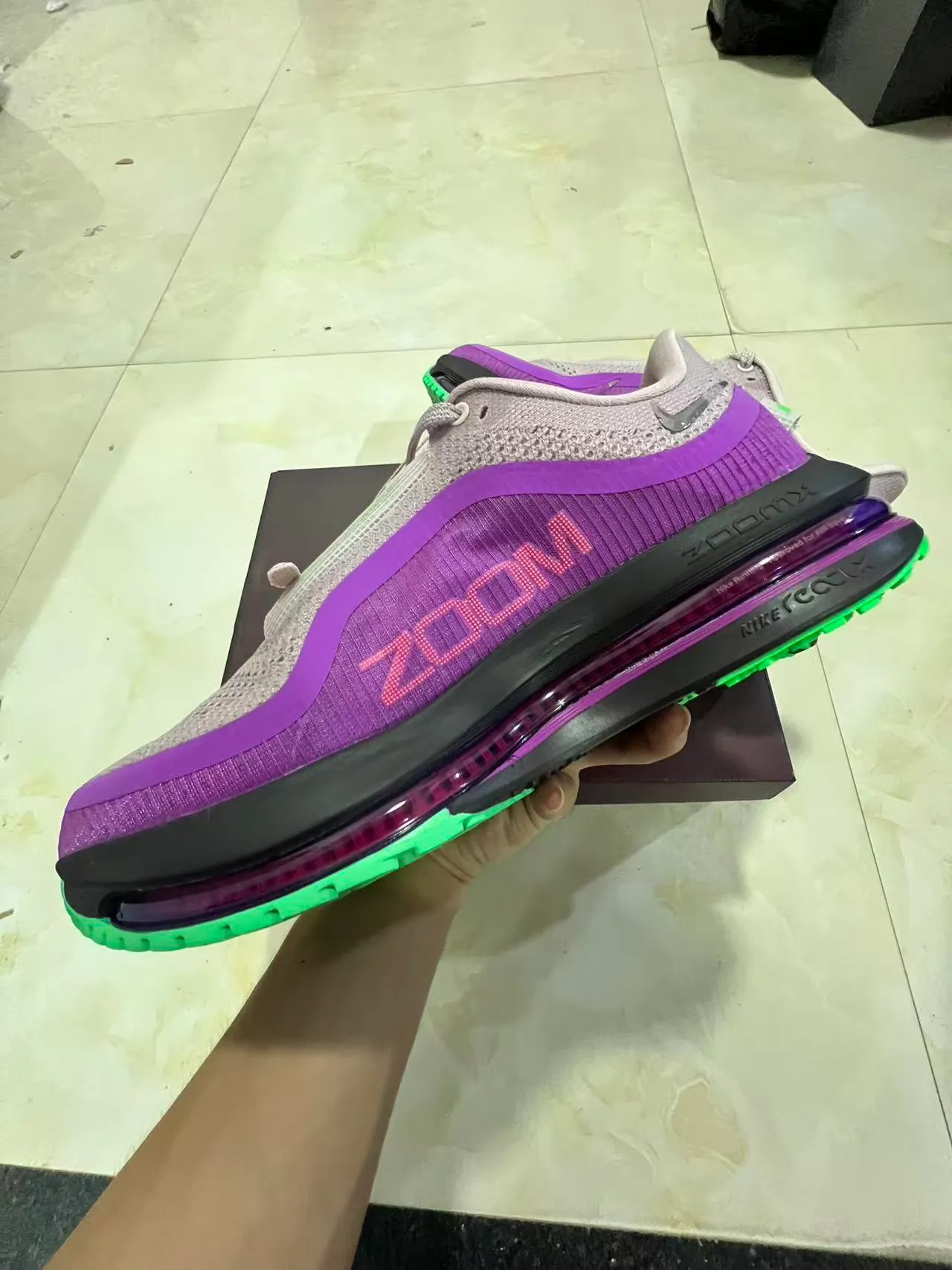 Nike أرجواني أخضر محبوك مُهندس وجه علوي وحدة أير زوم كاملة الأطوال أحذية جري 5