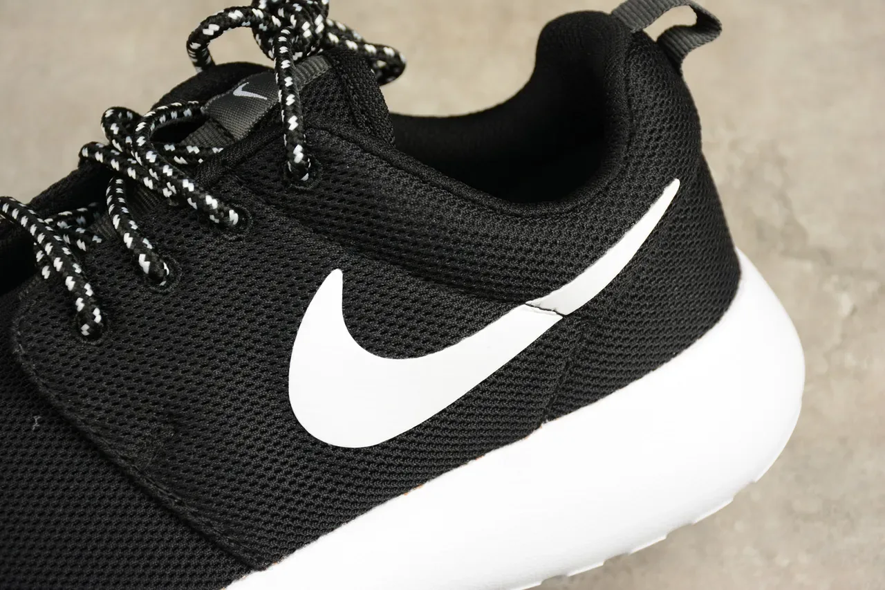 Nike Roshe One Black and White Lifestyle Sneakers 6