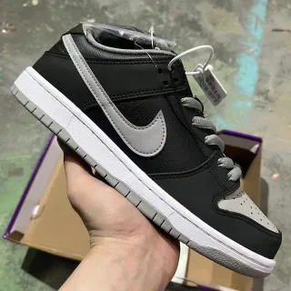 Nike SB Dunk Low काली हल्की भूरी स्केटबोर्ड जूते