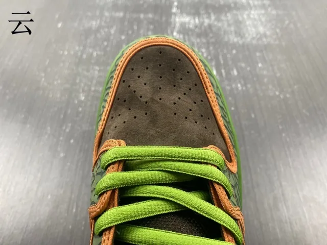Nike SB Dunk Low Graffiti Print Olive Green स्केटबोर्ड जूते 10