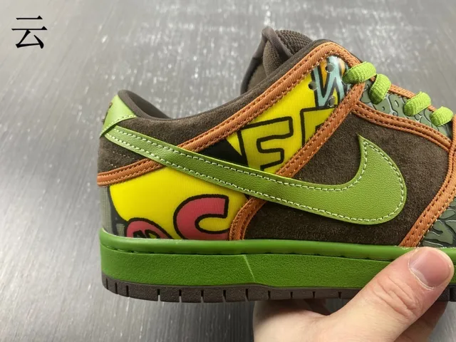 Nike SB Dunk Low Graffiti Print Olive Green स्केटबोर्ड जूते 11