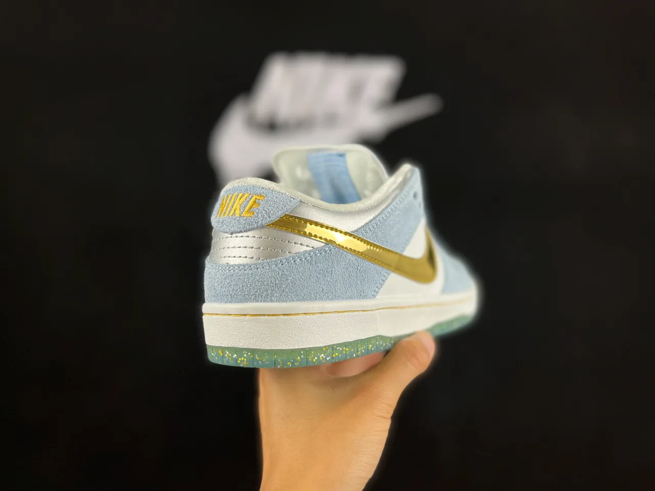 Nike SB Dunk Low हल्का नीला और सोने का स्केटबोर्ड जूते 5