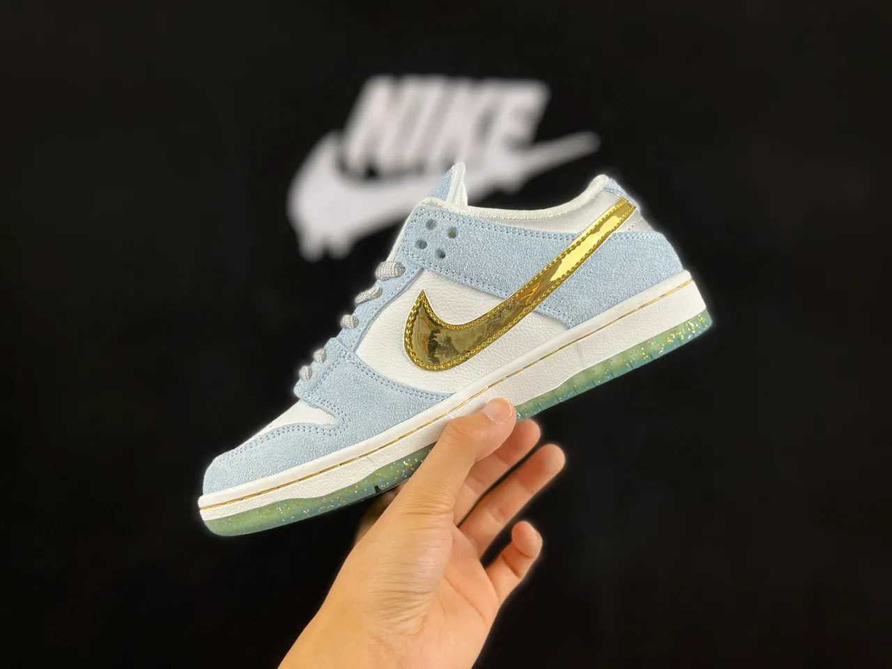 Nike SB Dunk Low हल्का नीला और सोने का स्केटबोर्ड जूते 7