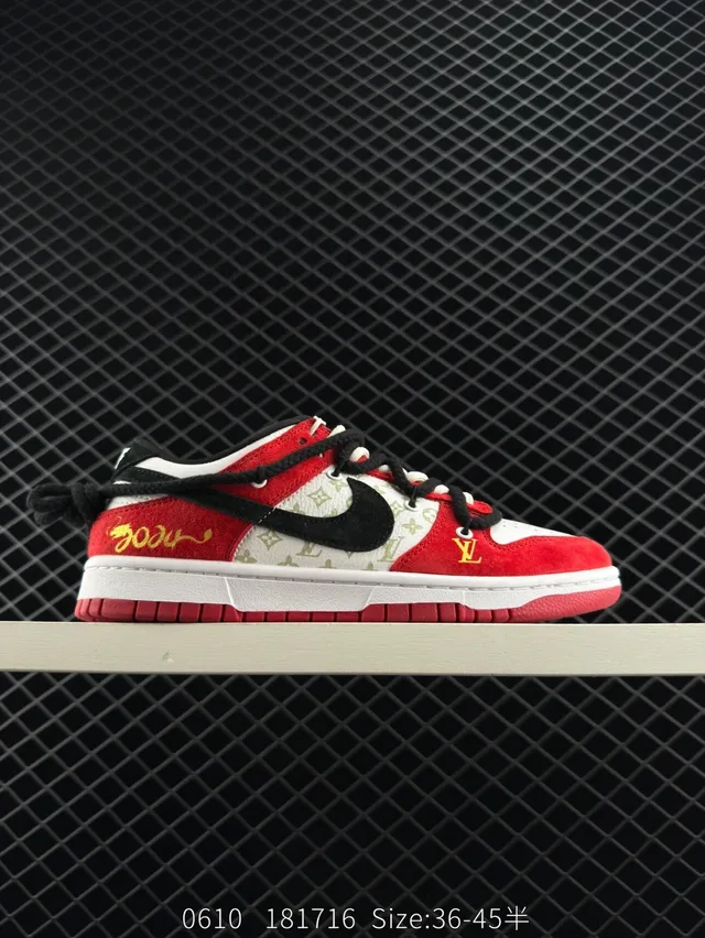 Nike SB Dunk Low Red White Black Gold Monogram Chaussures de skateboard 7