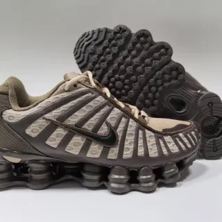Nike Shox Marron Beige Podos de Talon Segmentes Overlay Cage Synthétique Sneakers Lifestyle