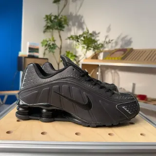 Nike Shox NZ noir sneakers lifestyle
