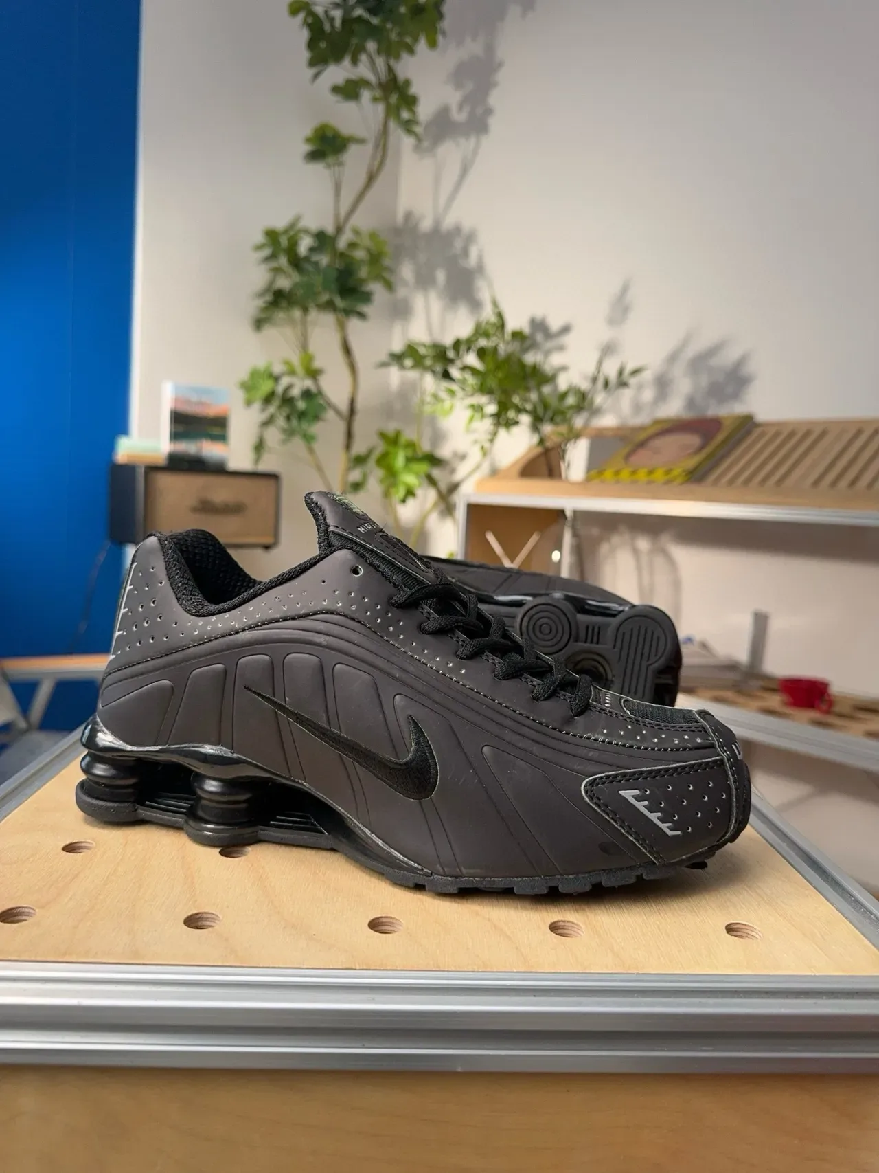 Nike Shox NZ Black Lifestyle Sneakers 2