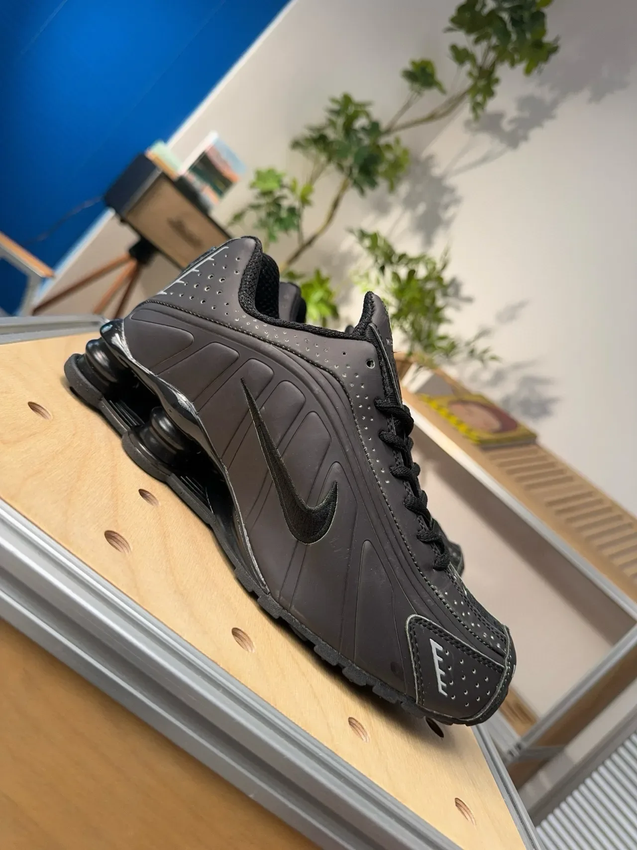 Nike Shox NZ Black Lifestyle Sneakers 3
