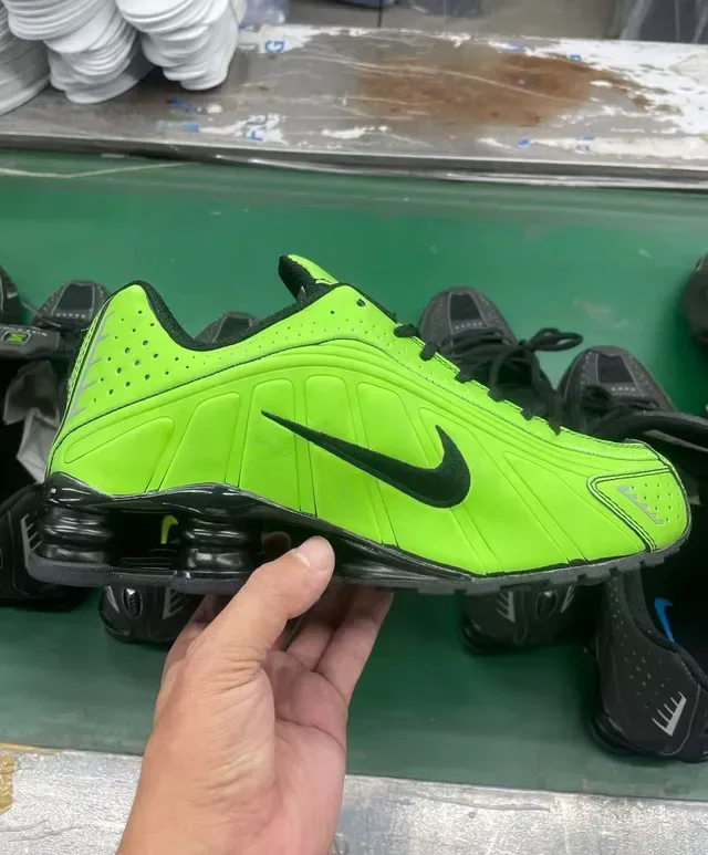 Nike Shox NZ Black Lifestyle Sneakers 7
