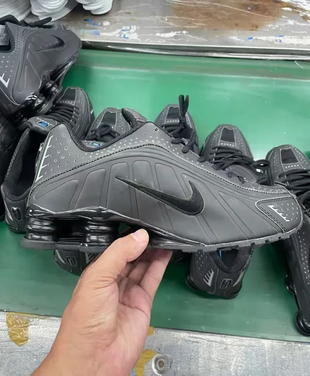 Nike Shox NZ Black Lifestyle Sneakers 8