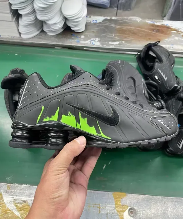 Nike Shox NZ Black Lifestyle Sneakers 9