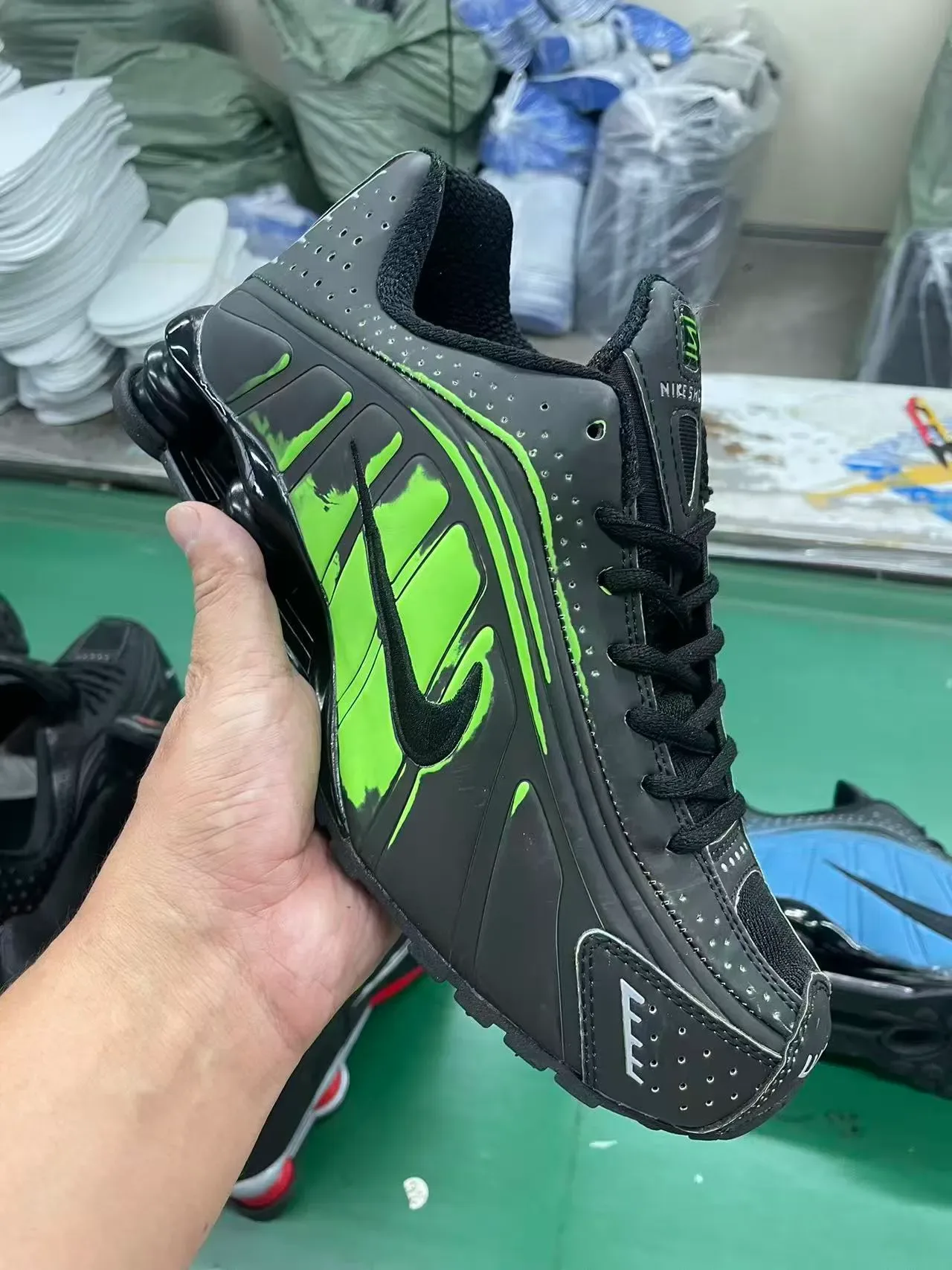 Nike Shox NZ Black Lifestyle Sneakers 10