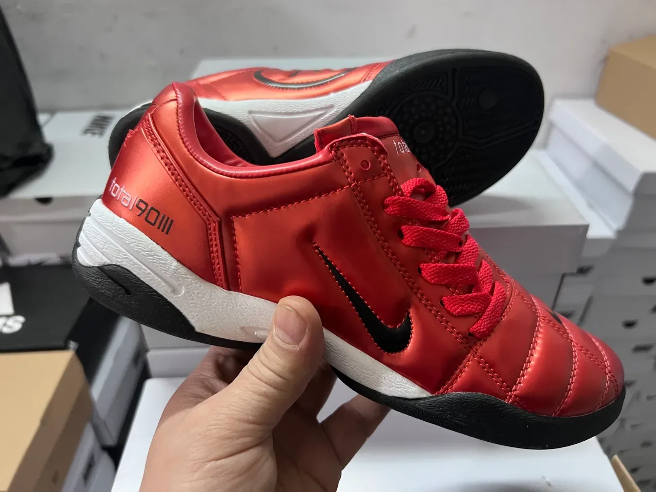 Nike Total 90 III حذاء كرة قدم داخلي أحمر معدني 6