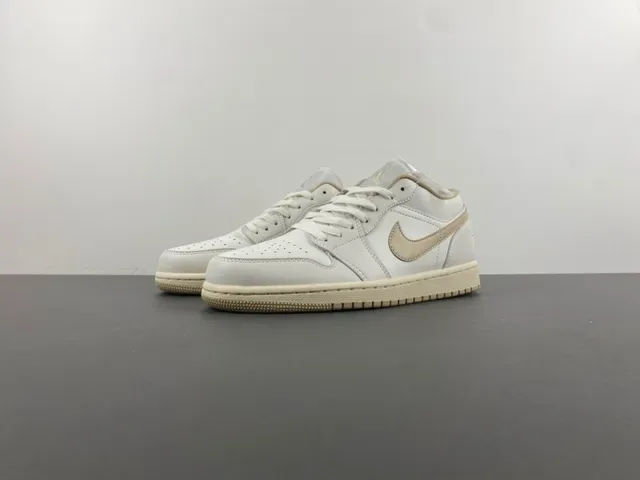 Nike White Beige Low-Top Leather Upper Lifestyle Sneakers 10