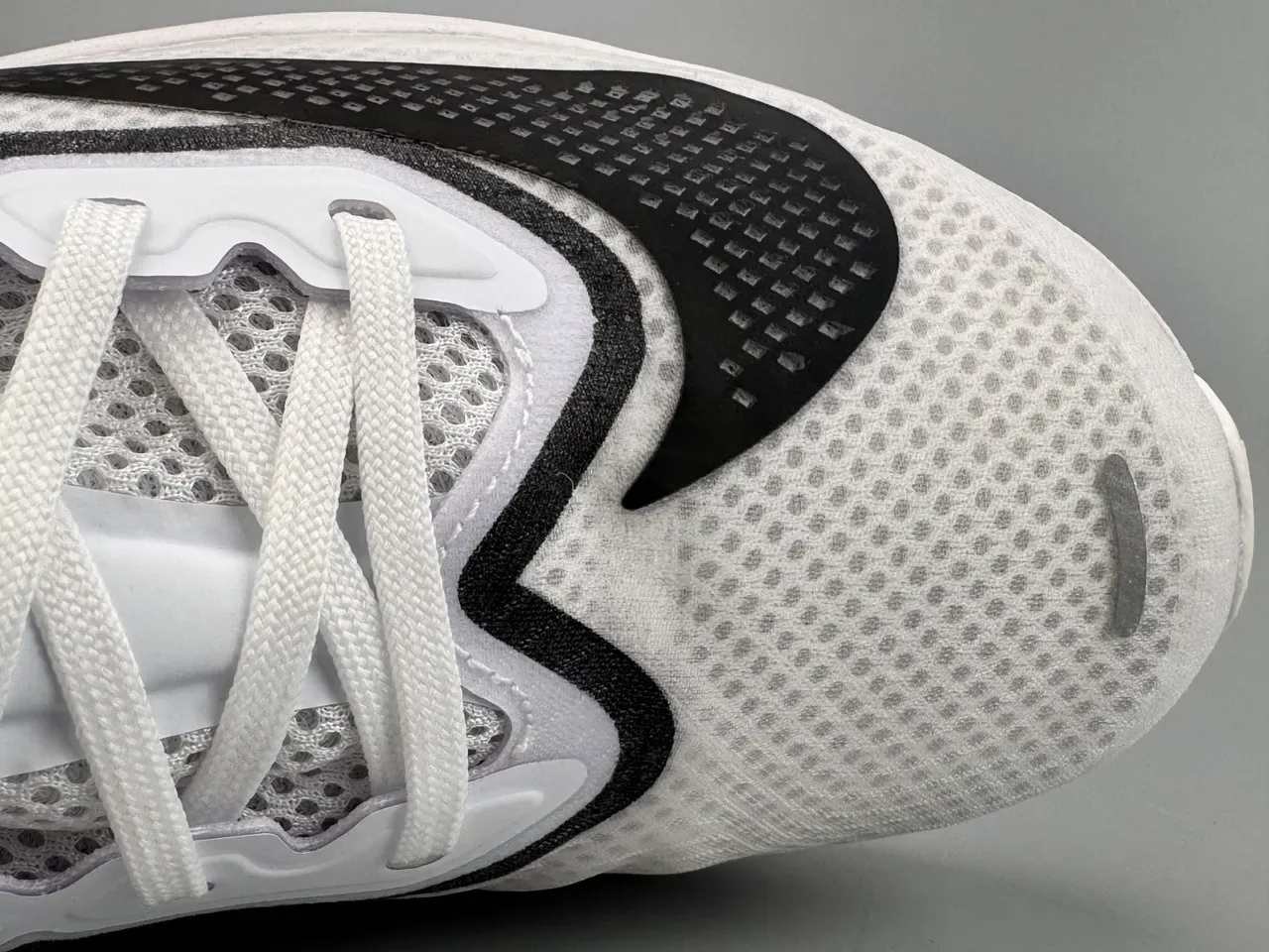 Nike Chaussures Running Blanc Noir Upper Malla Engineered Midsole Sculpted ZoomX 6