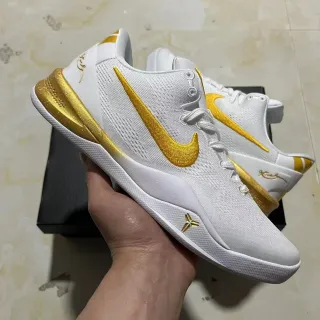 Nike 白色金色针织鞋面篮球鞋