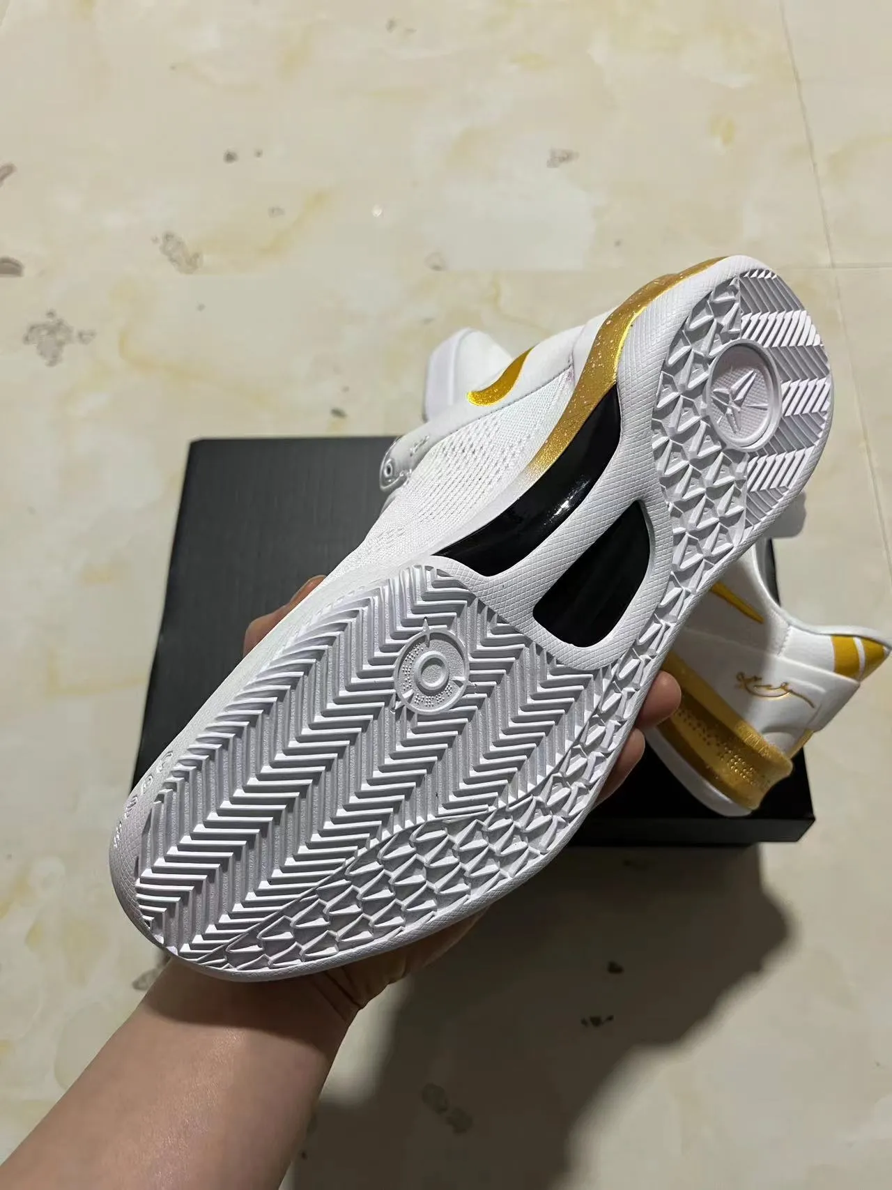 Nike White Gold Knit Upper Basketball Shoes 6