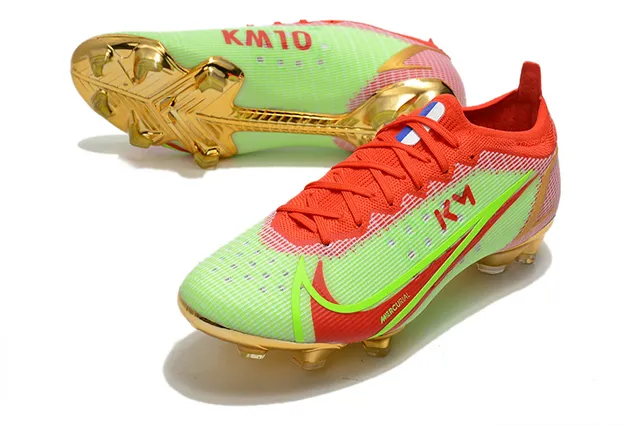 Nike সাদা সোনালি লো-কাট লেস-अপ মেটালিক এক্সেন্ট ফার্ম-গ্রাউন্ড সকার জুতা 13