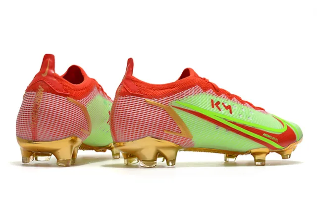 Nike সাদা সোনালি লো-কাট লেস-अপ মেটালিক এক্সেন্ট ফার্ম-গ্রাউন্ড সকার জুতা 14