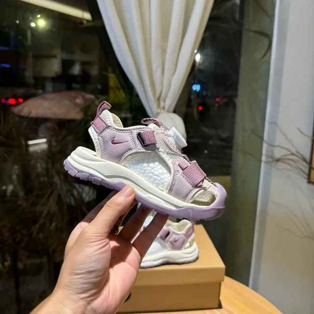 Nike White Gray Multi-Strap Adjustable Mesh Ventilation Casual Sandals 15