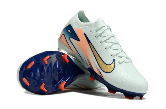 Nike Chaussures de soccer à empeigne en knit blanc et navy, low-cut, sock-fit collar, pour firm-ground 2