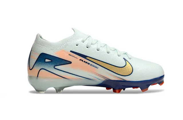 Nike Chaussures de soccer à empeigne en knit blanc et navy, low-cut, sock-fit collar, pour firm-ground 5