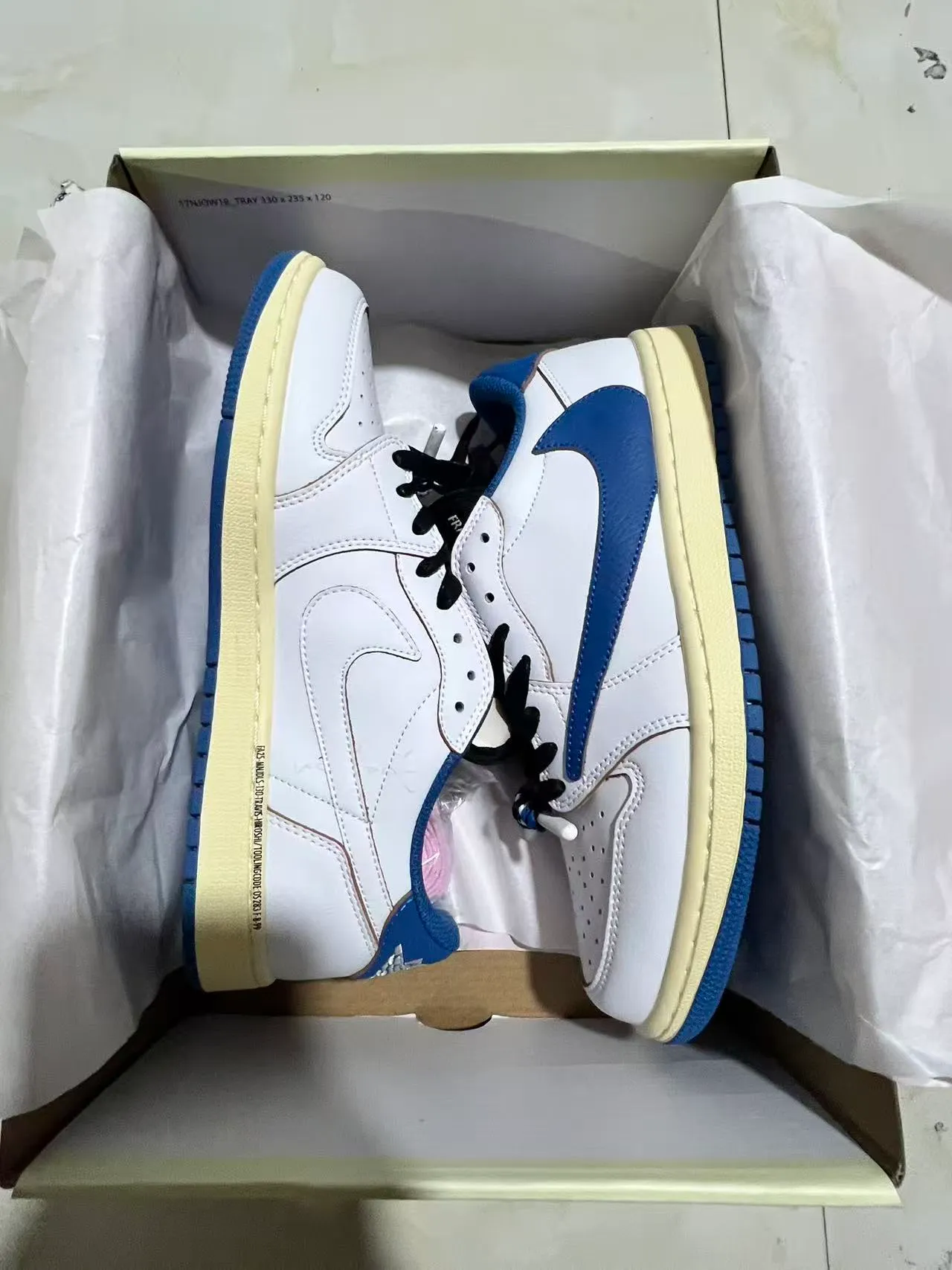Nike White Navy Low-Top Leather Upper Lifestyle Sneakers 9