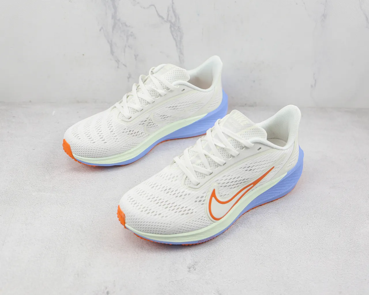 Nike সাদা কমলা ইঞ্জিনিয়ার্ড মেশ আপার ডুয়াল-টোন মিডসোল রানিং শু 4