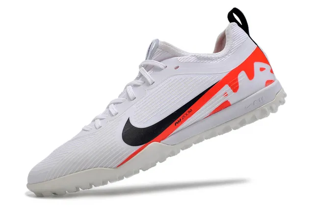 Nike zapatillas de fútbol turf blancas y naranjas de bajo corte con empeine sintético, ribeteado y texturizado en el antepié 4
