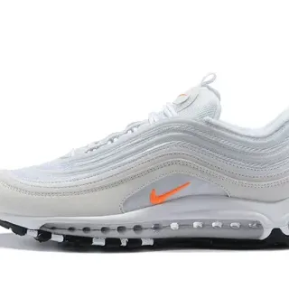 Nike Tênis Lifestyle Branco e Laranja com Camada Superior Ondulada e Air Cushioning Visível