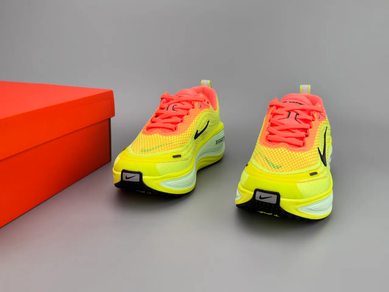 Nike Yellow Pink Engineered Knit Upper Sculpted ZoomX Midsole Running Shoes 3