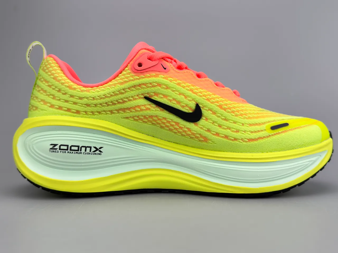 Nike Yellow Pink Engineered Knit Upper Sculpted ZoomX Midsole Running Shoes 10