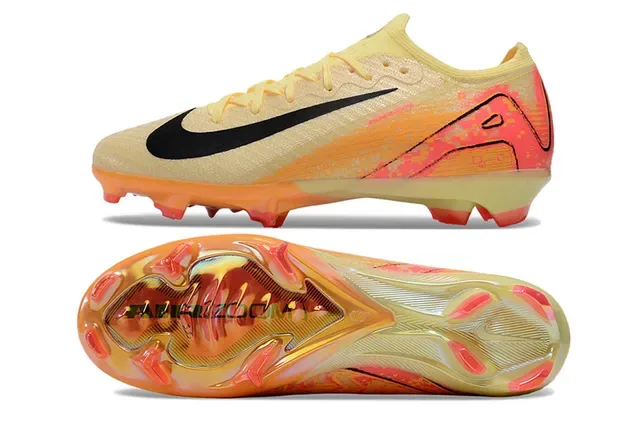 Nike Chaussures de football jaune rose coupe basse upper tricoté semelle translucide orange sol ferme 5