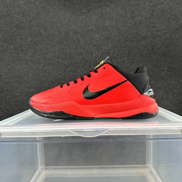 Nike Zoom Kobe IV Zapatos de baloncesto rojo y negro 2