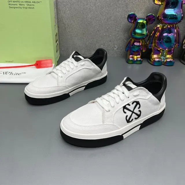 Off-White Black Canvas Upper Contrast Lifestyle Sneakers 2