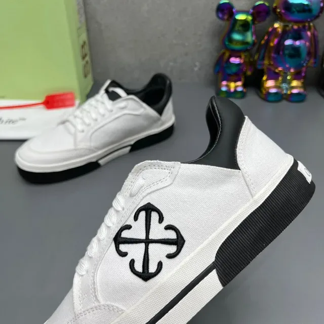 Off-White Black Canvas Upper Contrast Lifestyle Sneakers 5