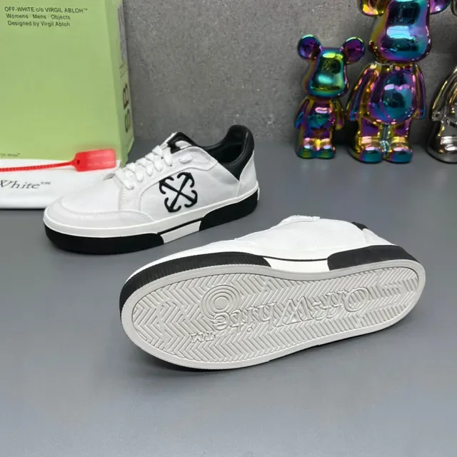 Off-White Black Canvas Upper Contrast Lifestyle Sneakers 8