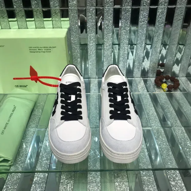 Off-White 黑色低帮皮革/麂皮鞋面生活方式运动鞋 4