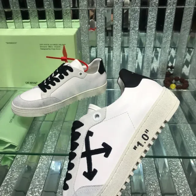 Off-White 黑色低帮皮革/麂皮鞋面生活方式运动鞋 6