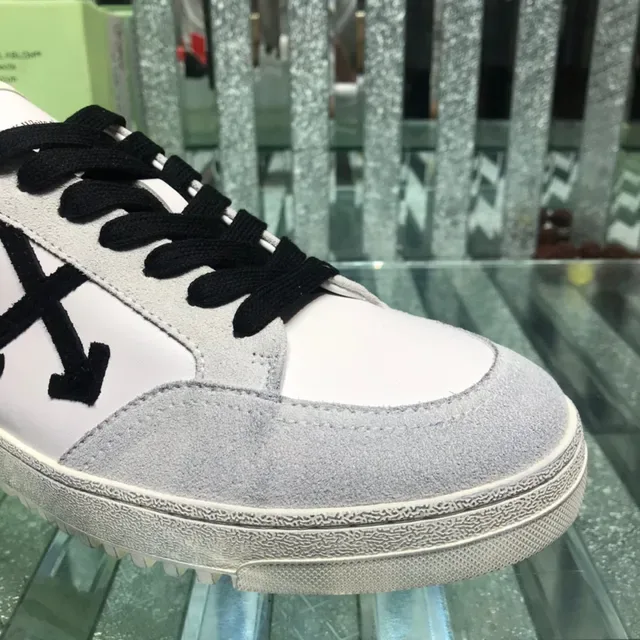 Off-White 黑色低帮皮革/麂皮鞋面生活方式运动鞋 7
