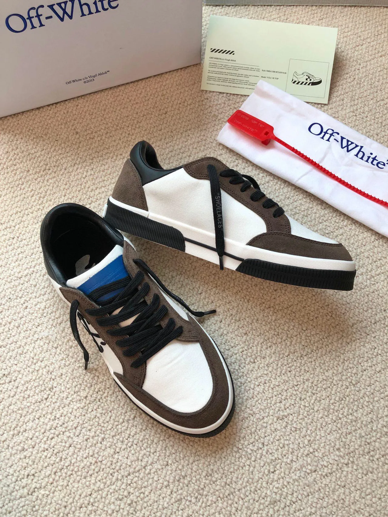Off-White 棕色低帮帆布和麂皮拼面生活方式运动鞋 6