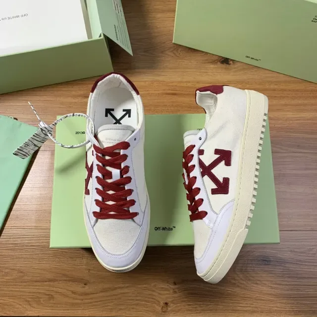 Off-White Diagonal Arrow Low Branco e Borgonha Tênis Lifestyle 5