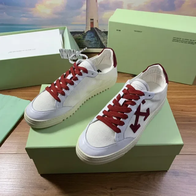 Off-White Diagonal Arrow Low Branco e Borgonha Tênis Lifestyle 8